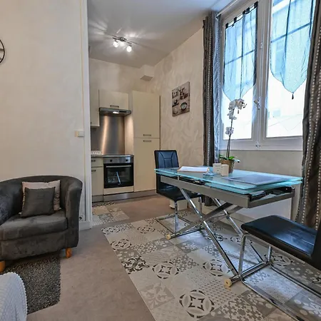 Sejour A La Source - Opera, Casino, Kiosque Apartment *